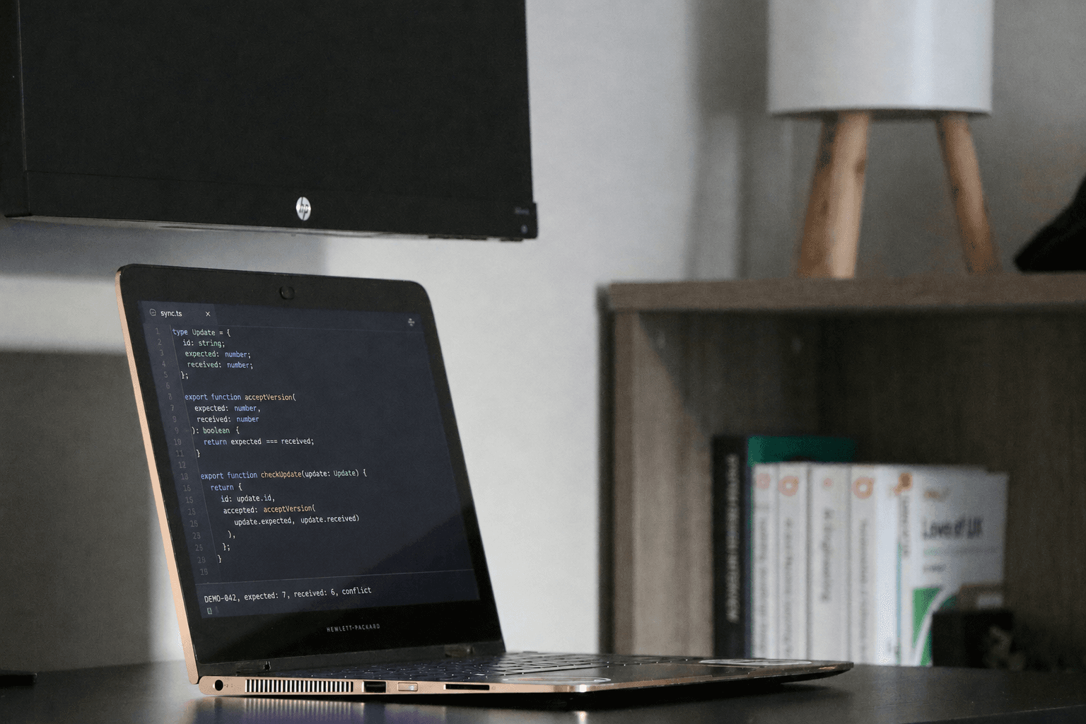 Pulse · Backend temps réel — photographie retouchée, contenu d’écran adapté pour la présentation